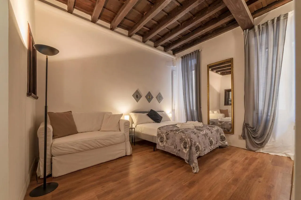 Fori Imperiali Elegant Apartment Rome