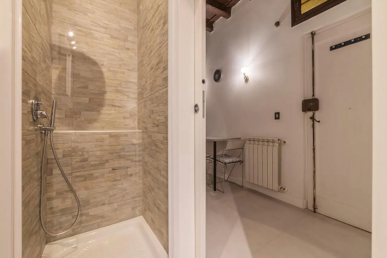 Fori Imperiali Elegant Apartment Rome Italy